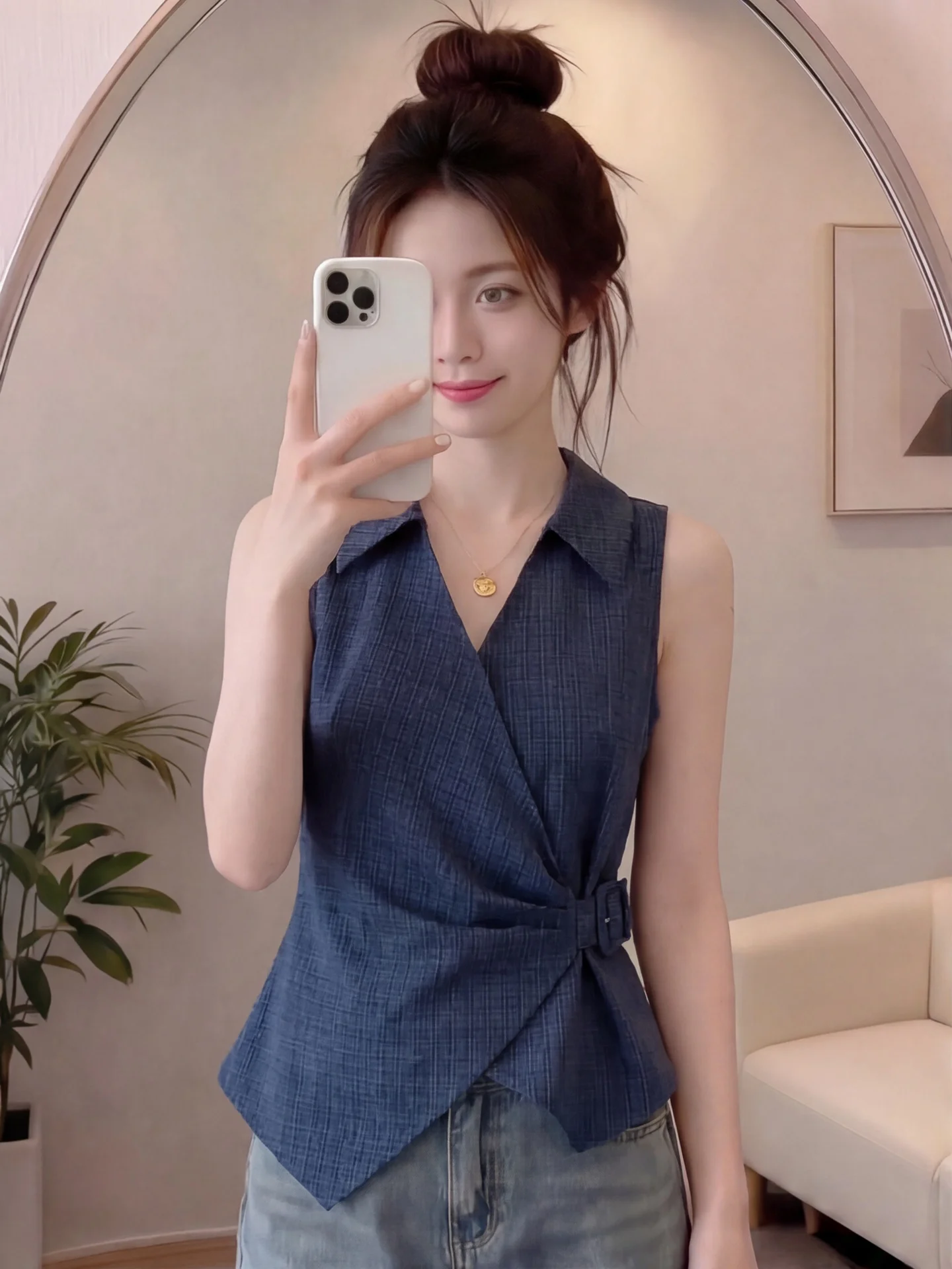 Korean Style Slim Fit Neck Shirt Women's Summer New Short Sleeveless Waist-Cinching Top Plaid Pattern Casual Wear
Korean Style Slim Fit Neck Shirt Women's Summer New Short Sleeveless Waist-Cinching Top Plaid Pattern Casual Wear