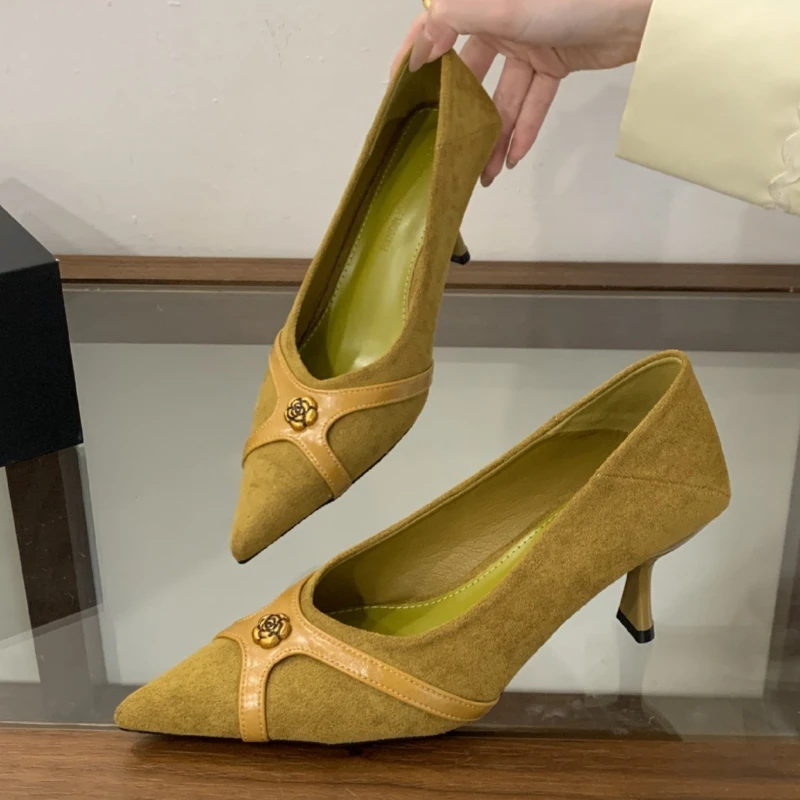 Suede Metal Flower Heels for Women Shallow Fashion Sexy Office Shoes Female Comfort Mature Elegant Pointed Toe Women Pumps
Suede Metal Flower Heels for Women Shallow Fashion Sexy Office Shoes Female Comfort Mature Elegant Pointed Toe Women Pumps