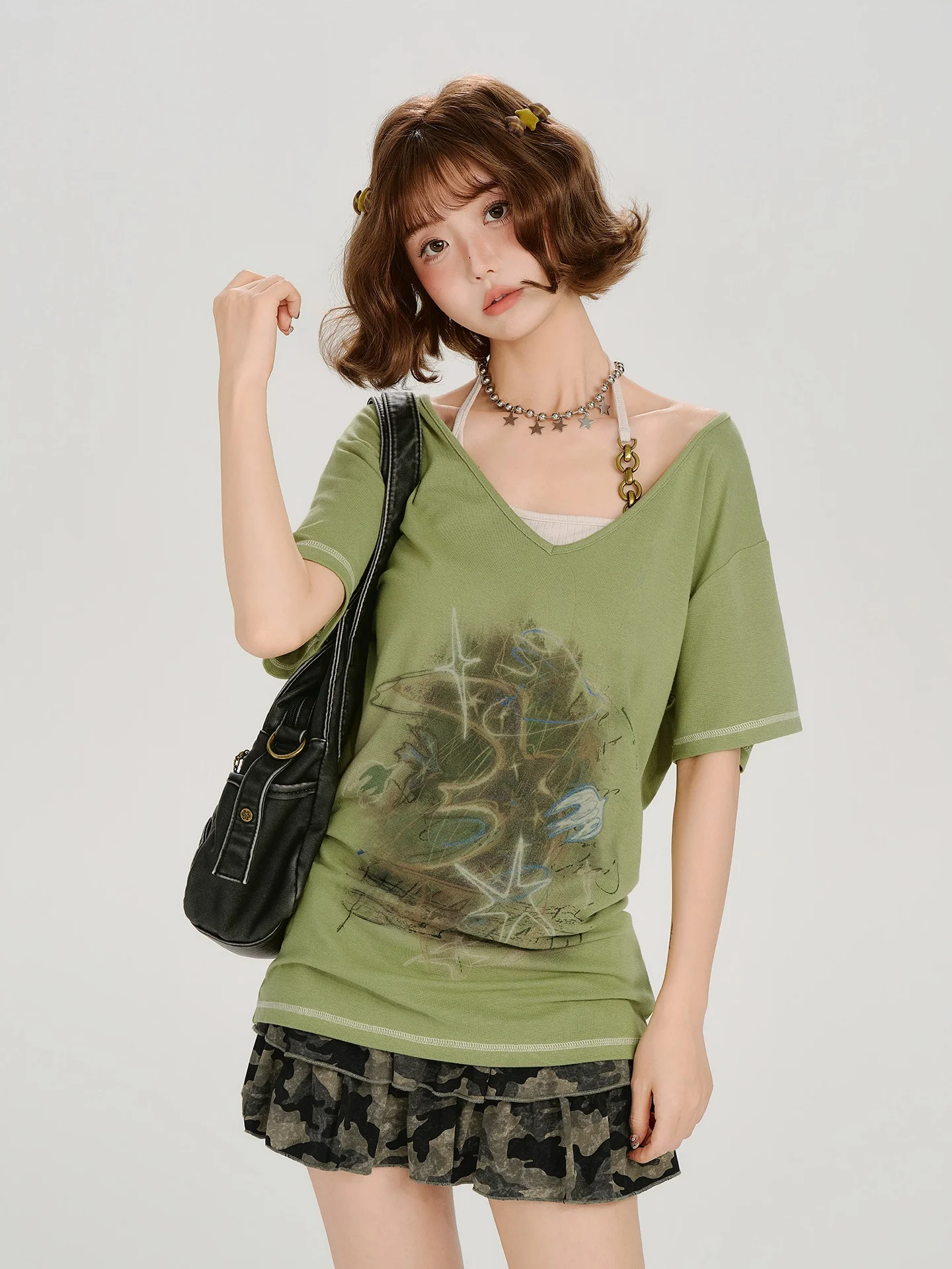 Girlyhalo American Retro Print V-Neck Hanging Neck Short Sleeve T-Shirt Women Summer New Loose Two-Piece Set Top Casual Style
Girlyhalo American Retro Print V-Neck Hanging Neck Short Sleeve T-Shirt Women Summer New Loose Two-Piece Set Top Casual Style