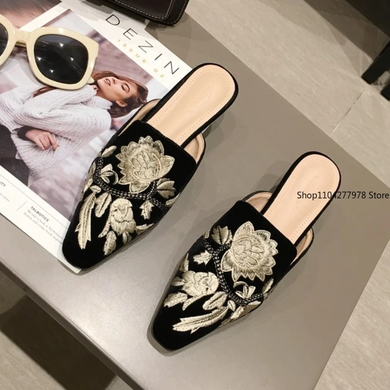 Velvet Embroidery Flower Mules Woman Elegant Shoes Pointed Closed Toe Slippers Slip On Flats Slides Femmes Pantuflas Sandalias
Velvet Embroidery Flower Mules Woman Elegant Shoes Pointed Closed Toe Slippers Slip On Flats Slides Femmes Pantuflas Sandalias