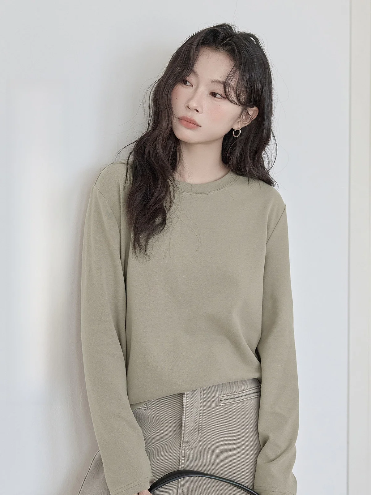 Женская футболка HuiXi с круглым вырезом и длинным рукавом, повседневная, свободного кроя, весна 2026, универсальный топ для похудения, удобная для повседневной носки, модная
Женская футболка HuiXi с круглым вырезом и длинным рукавом, повседневная, свободного кроя, весна 2026, универсальный топ для похудения, удобная для повседневной носки, модная