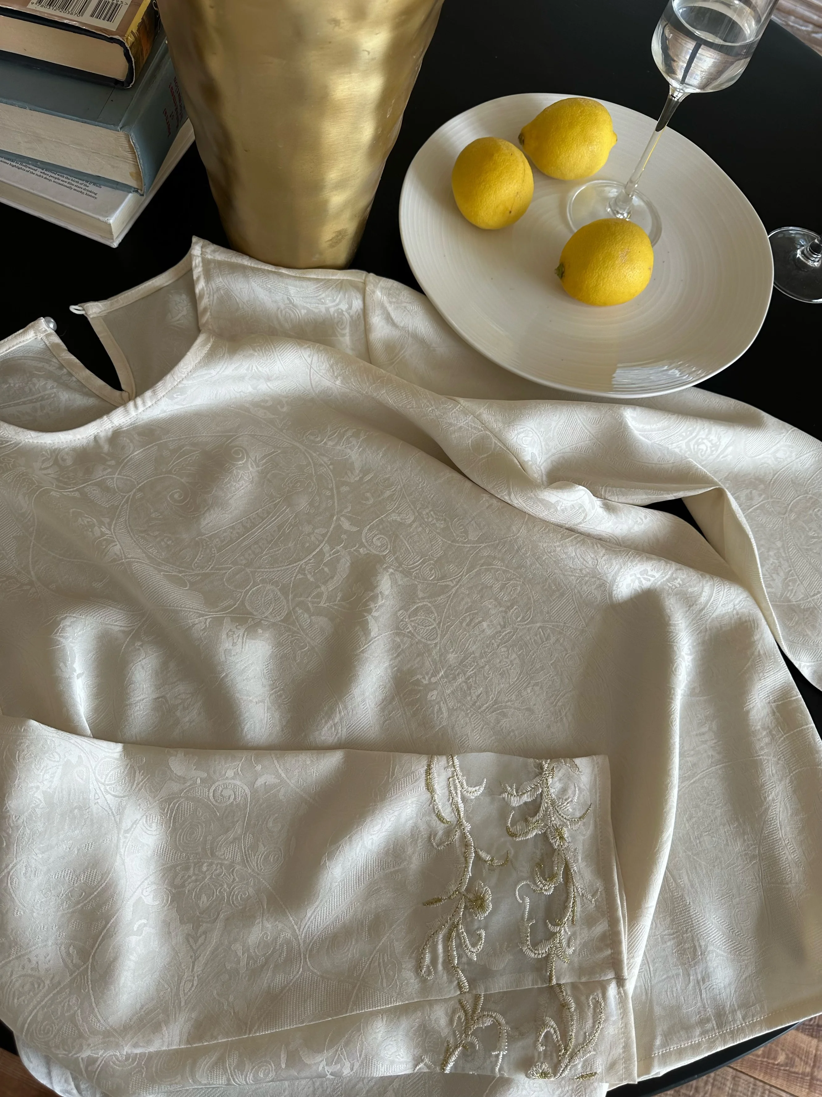 Chier Chinese Style Long Sleeve Embroidered Shirt Women's Gold Thread Floral Pattern Gentle Atmosphere Traditional National S...
Chier Chinese Style Long Sleeve Embroidered Shirt Women's Gold Thread Floral Pattern Gentle Atmosphere Traditional National S...