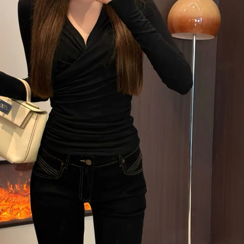 Cross V-neck Design Long-sleeved T-shirt Autumn Winter High-end Pure Slim Fit Pleated Waist-hugging Base Shirt
Cross V-neck Design Long-sleeved T-shirt Autumn Winter High-end Pure Slim Fit Pleated Waist-hugging Base Shirt