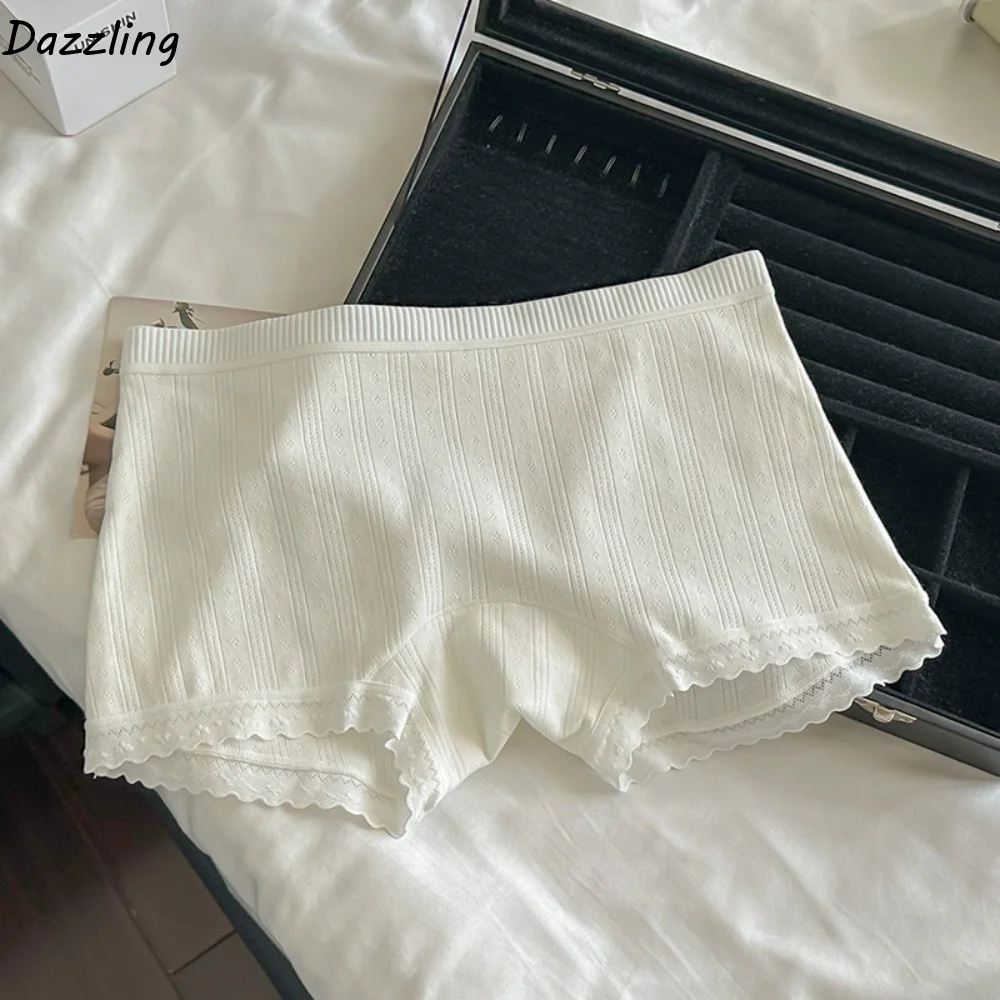 Briefs Mid Waist Lace Safety Pants Underwear Anti-exposure Sweet Floral Shorts Lingerie Cotton Flower Panties Ladies
Briefs Mid Waist Lace Safety Pants Underwear Anti-exposure Sweet Floral Shorts Lingerie Cotton Flower Panties Ladies