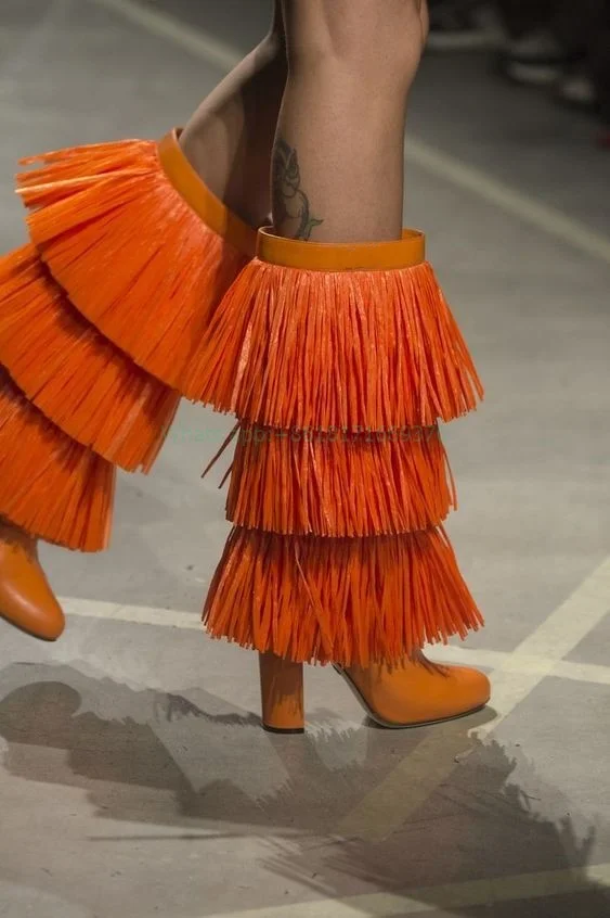 New Fringe Chunky High Heel Design Boots Show Lady Round Toe Tassel Suede Boots Fashion Women Orange Shoes 2024
New Fringe Chunky High Heel Design Boots Show Lady Round Toe Tassel Suede Boots Fashion Women Orange Shoes 2024