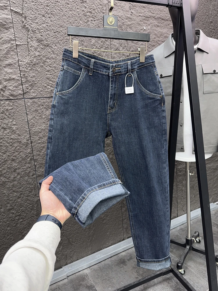 Удобные эластичные повседневные мужские джинсы, весенняя мода, дышащие прямые джинсы ey Bla, сезонная одежда на весну и осень
Удобные эластичные повседневные мужские джинсы, весенняя мода, дышащие прямые джинсы ey Bla, сезонная одежда на весну и осень