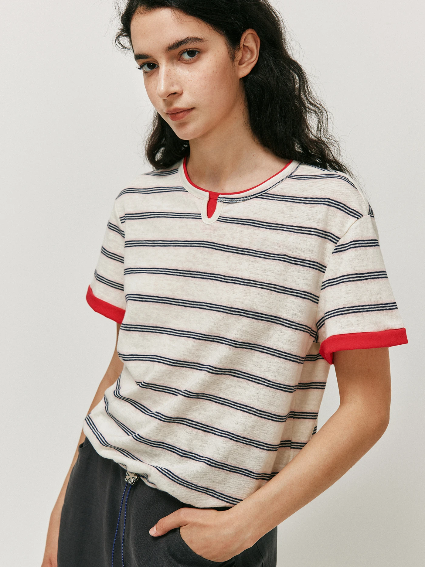 Casual Style Color Block Drawstring Stripe T-Shirt Women's Loose Fit round Neck Short Sleeve Top Layering Design Summer Fashion
Casual Style Color Block Drawstring Stripe T-Shirt Women's Loose Fit round Neck Short Sleeve Top Layering Design Summer Fashion
