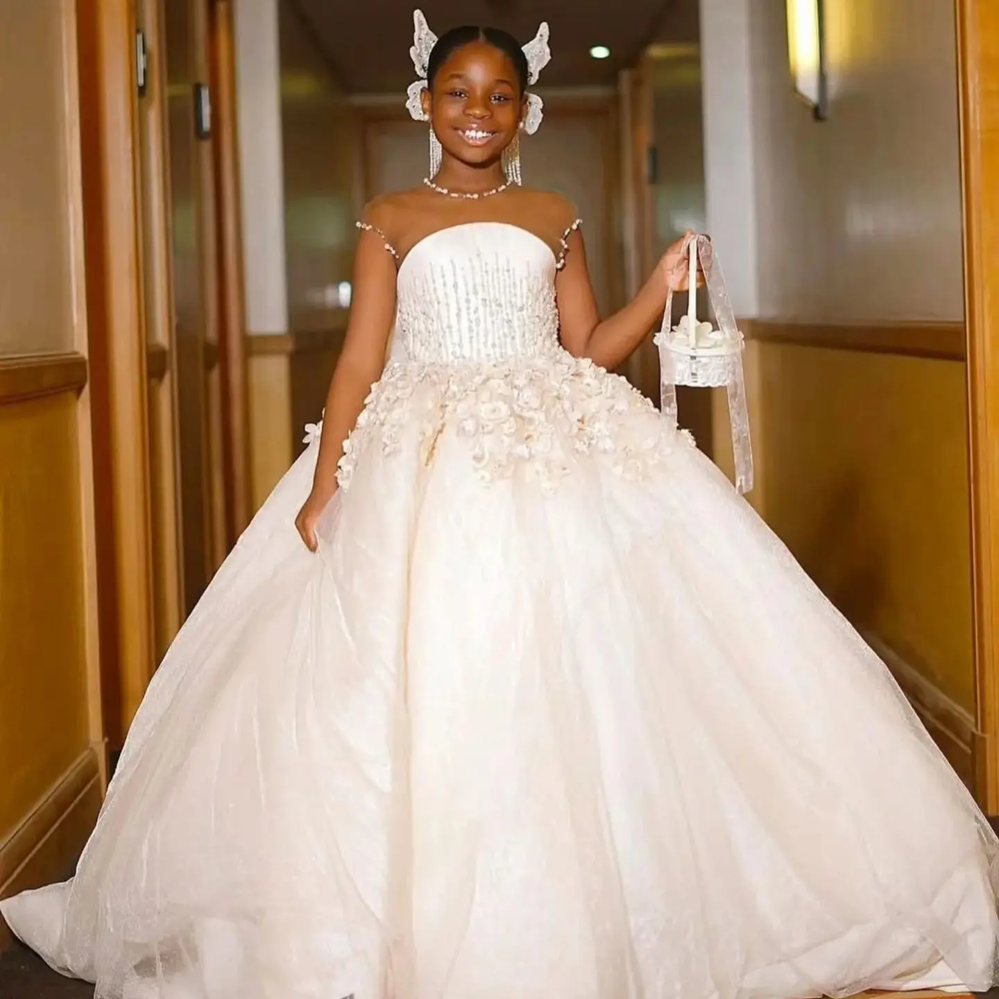 Ivory Ball Gown Flower Girl Dresses for Wedding Princess Lace Appliqued Beading Girls Party Wear Birthday Gowns Customized
Ivory Ball Gown Flower Girl Dresses for Wedding Princess Lace Appliqued Beading Girls Party Wear Birthday Gowns Customized