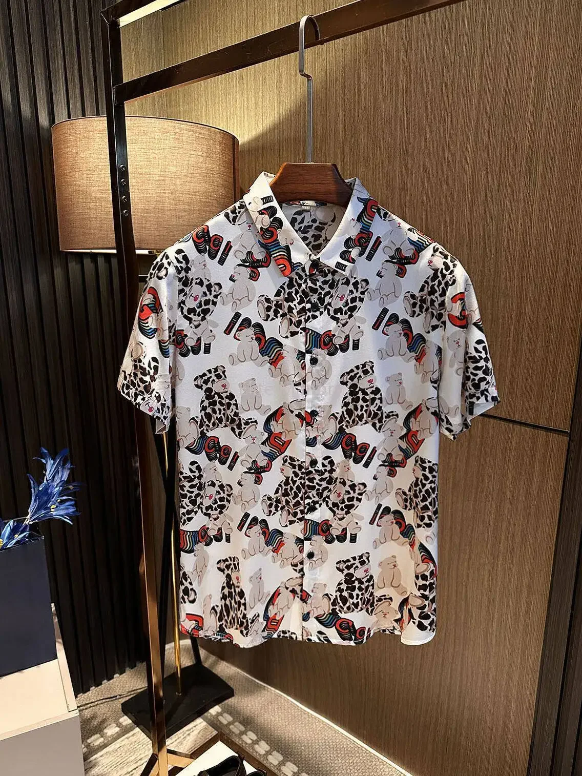 Romantic summer high-end mulberry silk! Trendy cartoon printing summer high-end full-printed silk short-sleeved shirt
Romantic summer high-end mulberry silk! Trendy cartoon printing summer high-end full-printed silk short-sleeved shirt