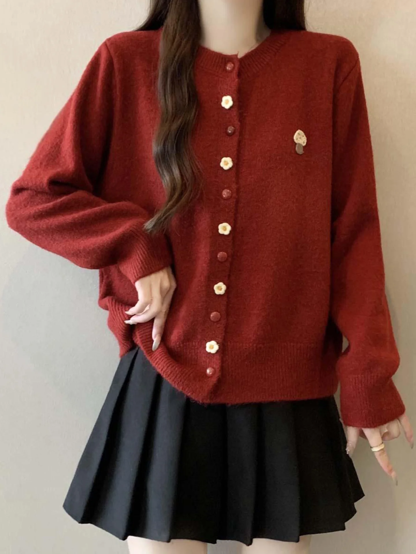 Мягкий уютный вязаный кардиган для женщин, осенне-зимняя модная верхняя одежда больших размеров, красный цвет, теплый свитер-жакет премиум-класса
Мягкий уютный вязаный кардиган для женщин, осенне-зимняя модная верхняя одежда больших размеров, красный цвет, теплый свитер-жакет премиум-класса