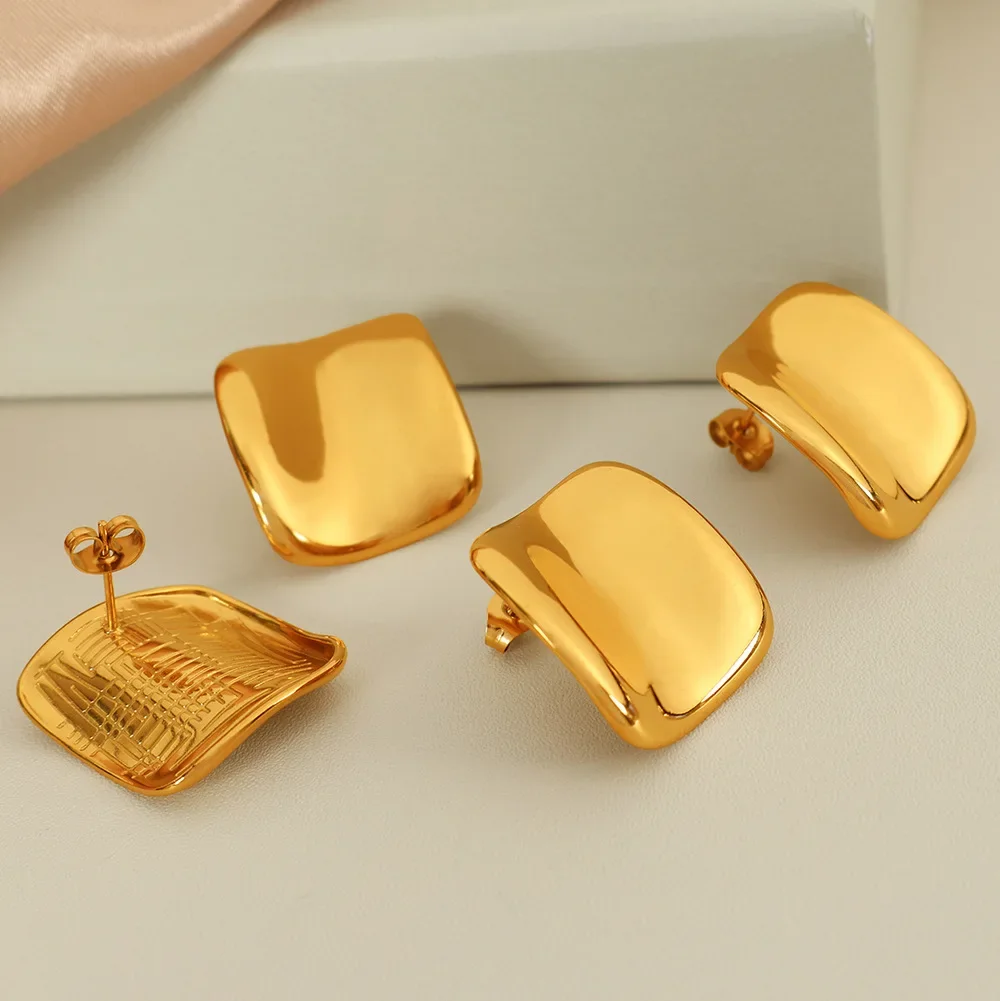 European Style Punk Fashion Geometric Curved Square Metal Stud Earrings for Women Girls Simple Statement Jewelry Party Gifts INS
European Style Punk Fashion Geometric Curved Square Metal Stud Earrings for Women Girls Simple Statement Jewelry Party Gifts INS