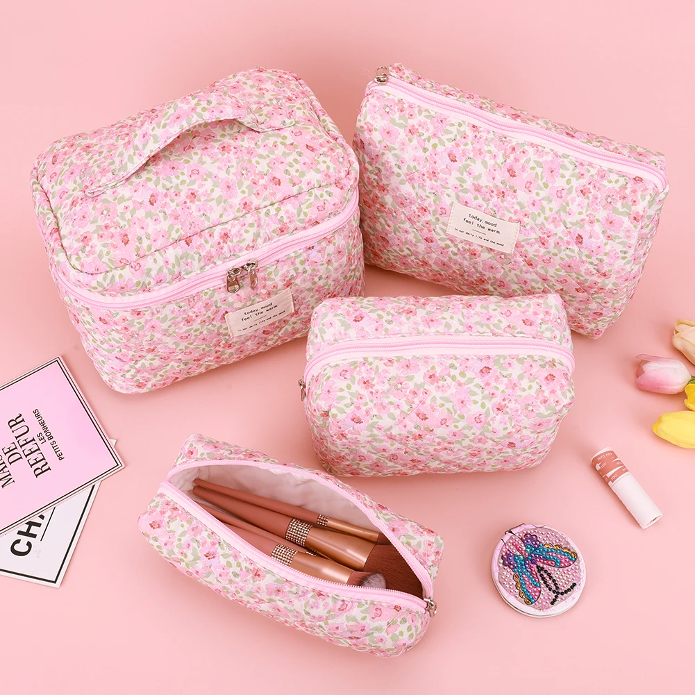 Набор из 4 женских косметичек с цветочным принтом, дорожная сумка для туалетных принадлежностей, хлопковая сумка для макияжа, органайзер для косметики, сумка-органайзер для туалетных принадлежностей
Набор из 4 женских косметичек с цветочным принтом, дорожная сумка для туалетных принадлежностей, хлопковая сумка для макияжа, органайзер для косметики, сумка-органайзер для туалетных принадлежностей