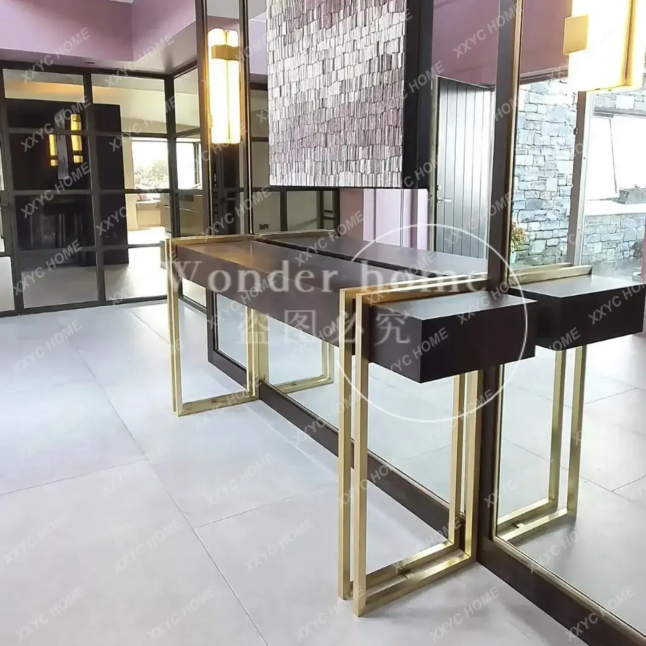 light luxury metal entrance table, living room art end view table, hotel retro exhibition table
light luxury metal entrance table, living room art end view table, hotel retro exhibition table