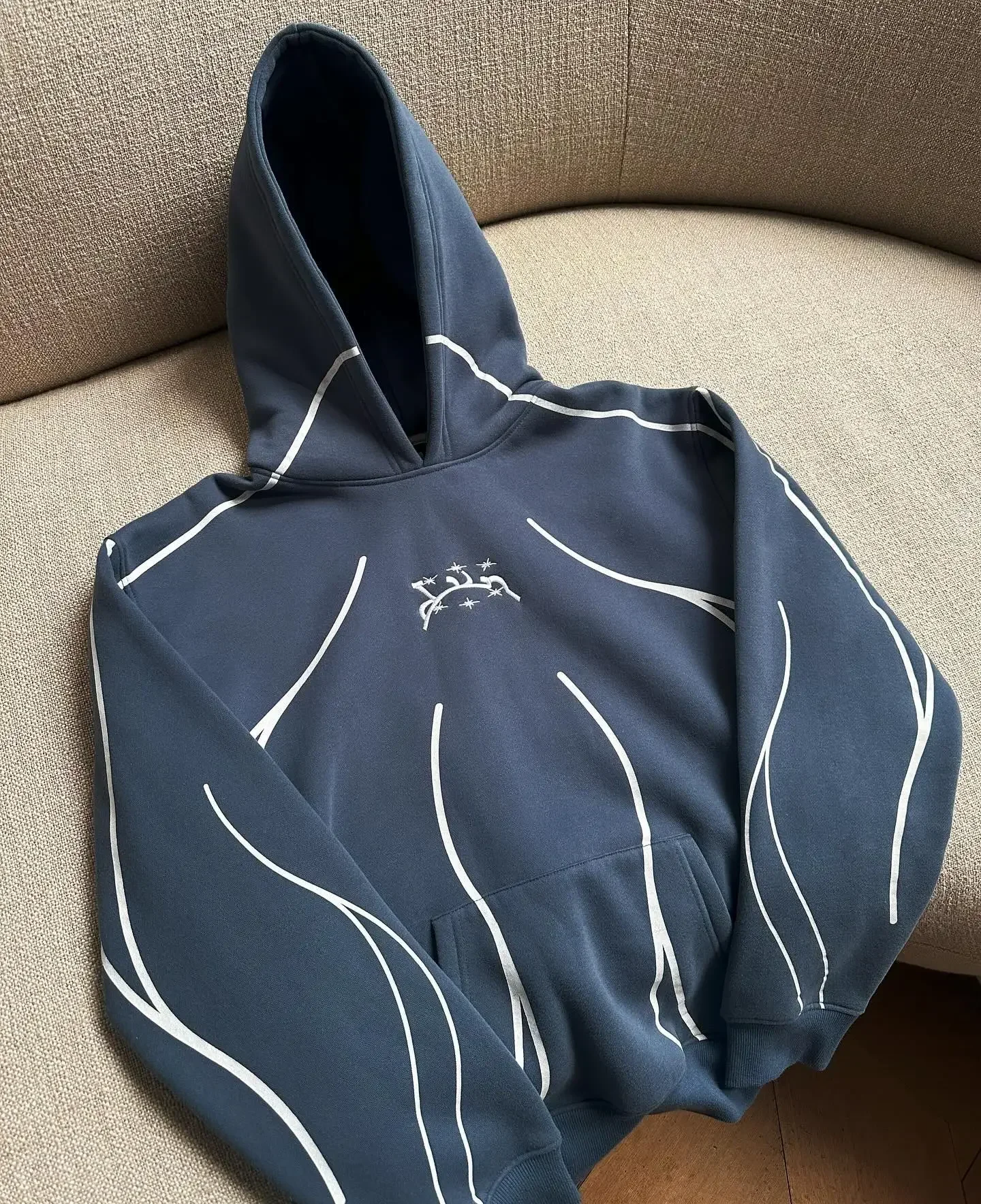 Hip Hop Embroidered Streetwear Hoodie Y2K Mens Harajuku Oversized Hoodie Sweatshirt New Gothic Pullover Tracksuit Men Clothing
Hip Hop Embroidered Streetwear Hoodie Y2K Mens Harajuku Oversized Hoodie Sweatshirt New Gothic Pullover Tracksuit Men Clothing