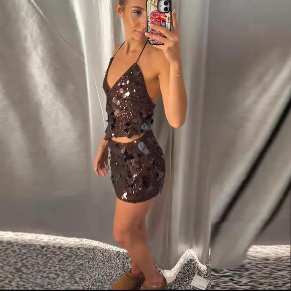 Chic Shiny Sequin Mini Skirt Sets For Women Elegant Backless Sleeveless Halter Vest Hip Package Short Skirt Baddies 2 Pieces Set
Chic Shiny Sequin Mini Skirt Sets For Women Elegant Backless Sleeveless Halter Vest Hip Package Short Skirt Baddies 2 Pieces Set