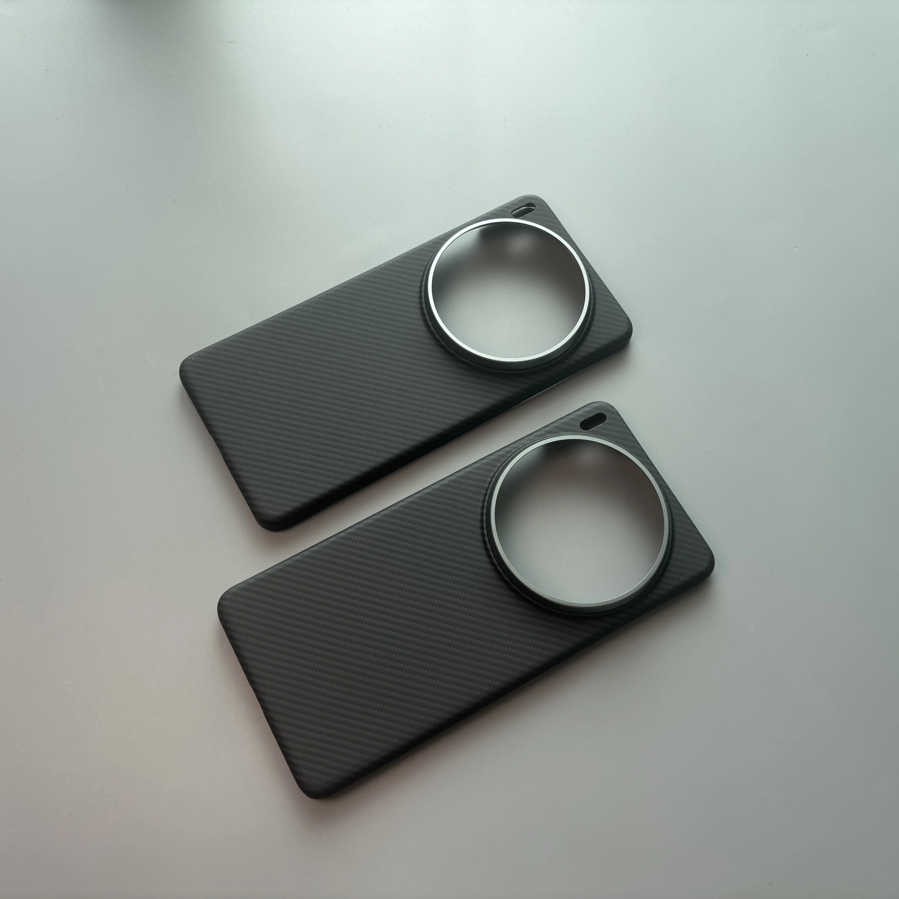 Luxury 600D carbon fiber MagSafe wireless charging phone case, suitable for vivo X200 Ultra Kevlar X200 Ultra slim phone case
Luxury 600D carbon fiber MagSafe wireless charging phone case, suitable for vivo X200 Ultra Kevlar X200 Ultra slim phone case