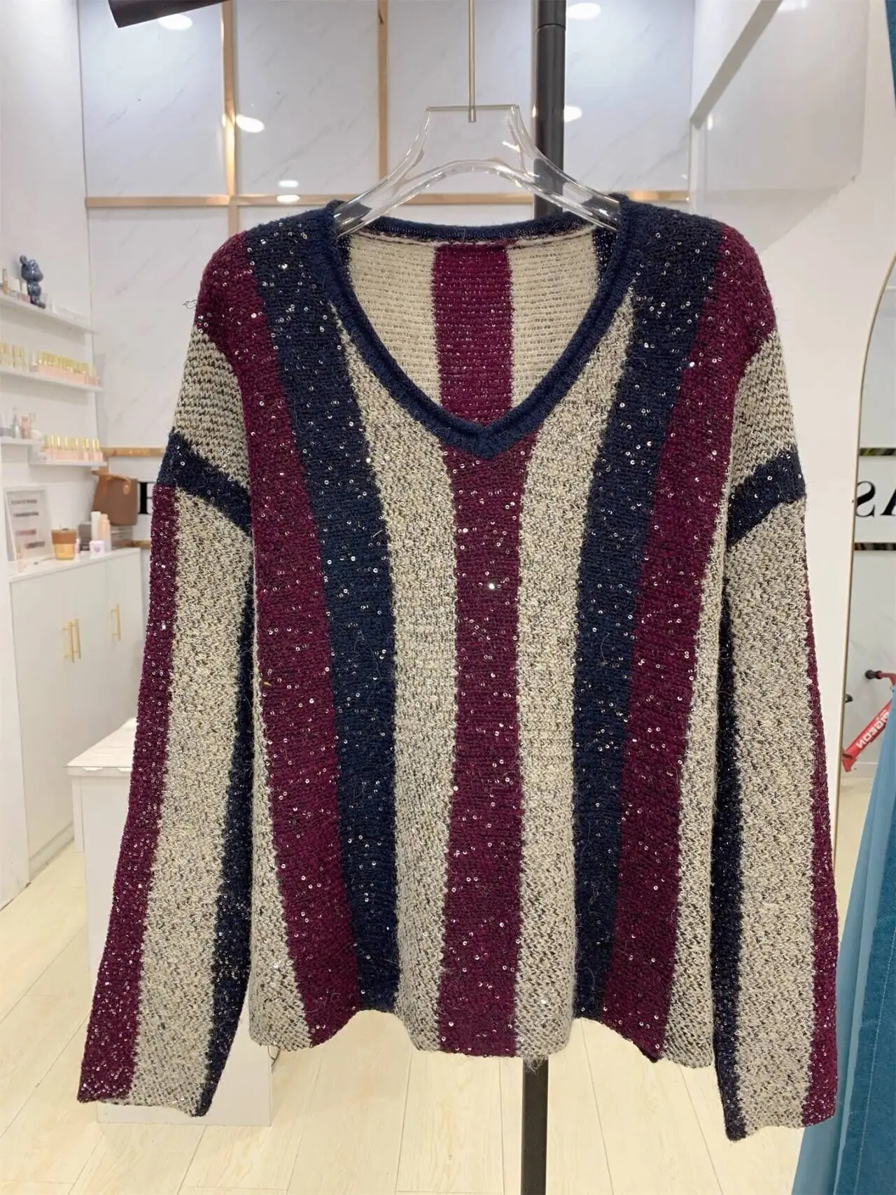 Лоскутные женские кашемировые свитера с пайетками, осень-зима, новый повседневный полосатый свободный джемпер с v-образным вырезом Y2k, вязаный пуловер, топы F213
Лоскутные женские кашемировые свитера с пайетками, осень-зима, новый повседневный полосатый свободный джемпер с v-образным вырезом Y2k, вязаный пуловер, топы F213