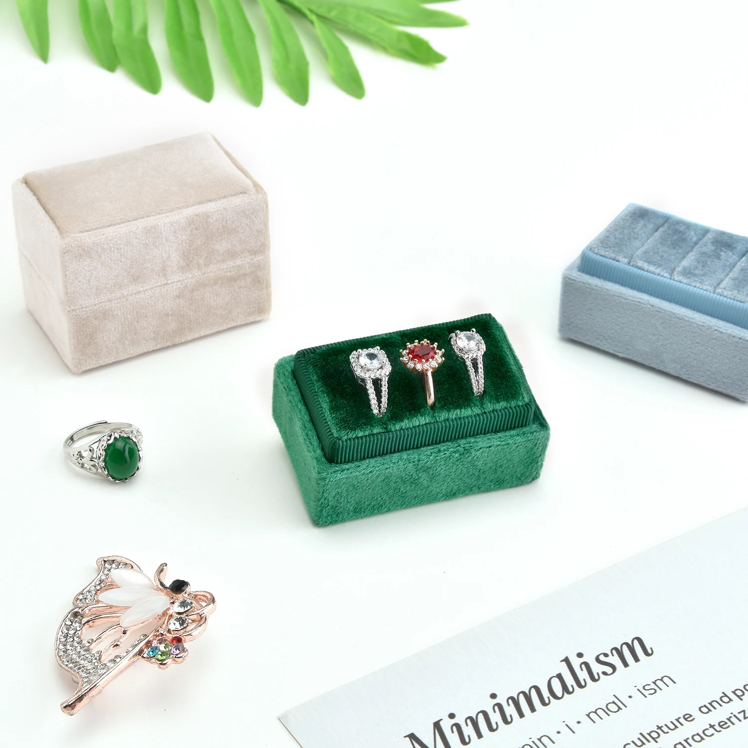 Fashion Green 3 Slots Velvet Ring Box Organizer Mini Rectangle Velvet Ring Case Jewelry Storage Box
Fashion Green 3 Slots Velvet Ring Box Organizer Mini Rectangle Velvet Ring Case Jewelry Storage Box