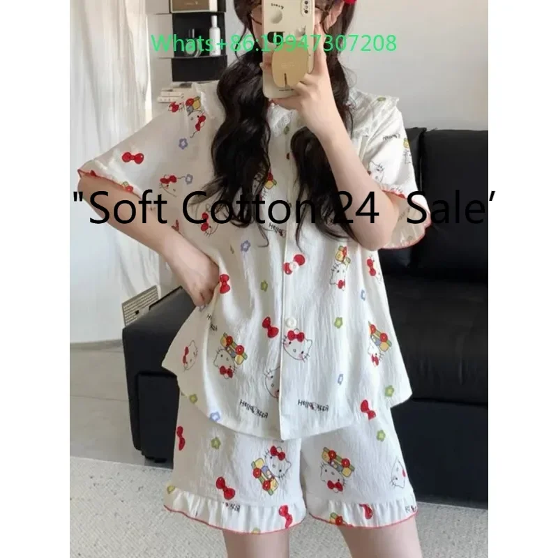 Новые летние белые милые пижамы с кружевными краями Hello Kitty, женские шорты с короткими рукавами и комплект домашней одежды для общежития
Новые летние белые милые пижамы с кружевными краями Hello Kitty, женские шорты с короткими рукавами и комплект домашней одежды для общежития