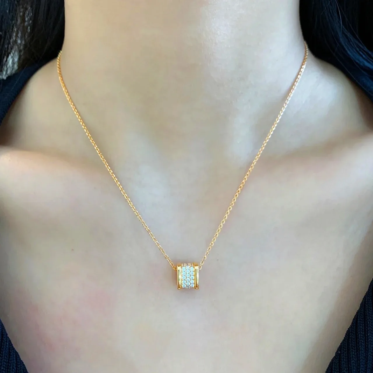 Point Diamond Small Waist Necklace 9999 24K Real Gold Women's Clavicle Chain Pendant Transfer Bead Passerby Necklace
Point Diamond Small Waist Necklace 9999 24K Real Gold Women's Clavicle Chain Pendant Transfer Bead Passerby Necklace
