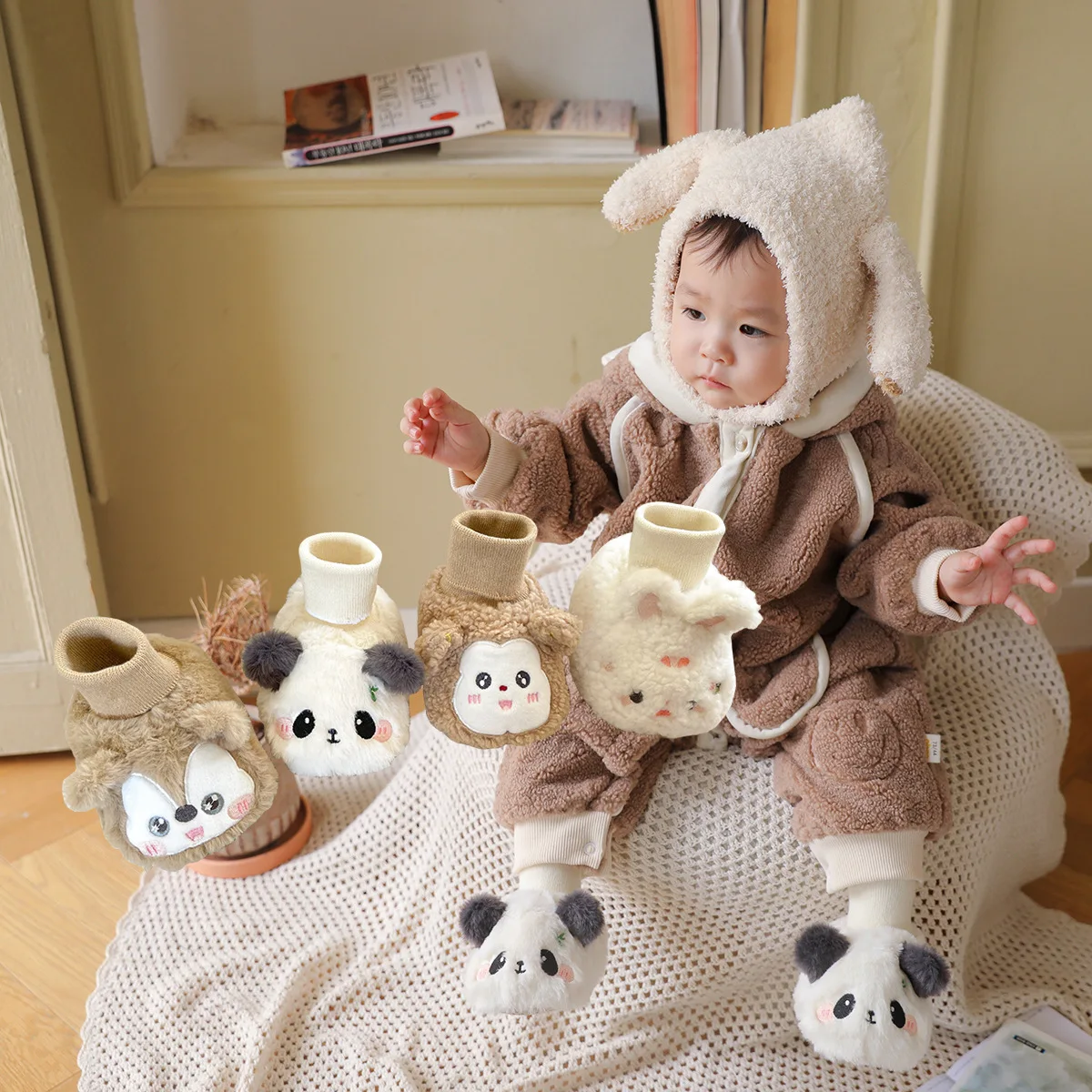 Cute Plush Baby Shoes Winter Thickened Warm Shoe Covers Newborn Cartoon Floor Socks Baby Early Education Shoes Calf Socks
Cute Plush Baby Shoes Winter Thickened Warm Shoe Covers Newborn Cartoon Floor Socks Baby Early Education Shoes Calf Socks