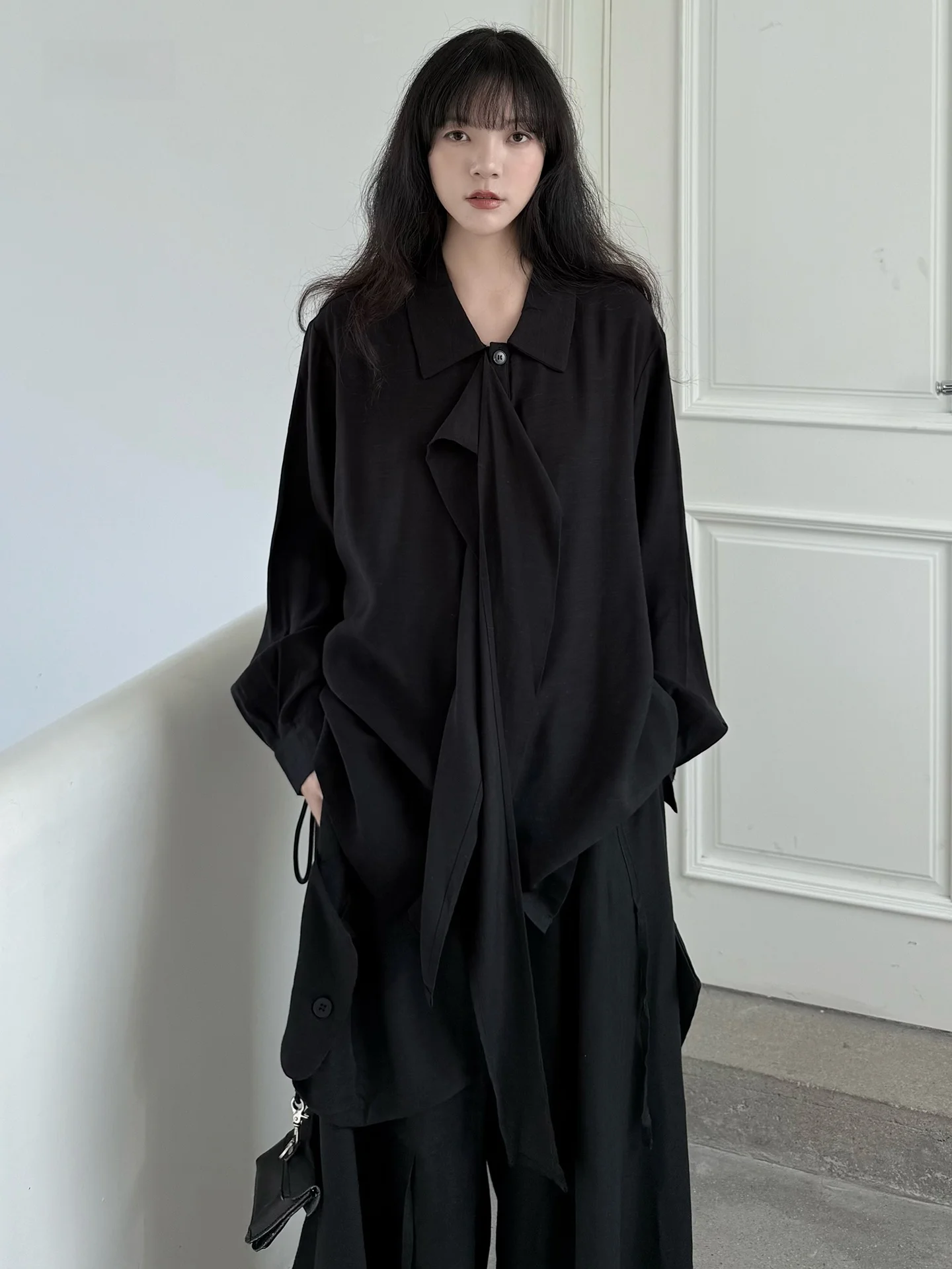 Женская рубашка с длинным рукавом и оригинальным дизайном для осенне-зимнего сезона, из смесового хлопка, полиэстера и льна, приталенного кроя.
Женская рубашка с длинным рукавом и оригинальным дизайном для осенне-зимнего сезона, из смесового хлопка, полиэстера и льна, приталенного кроя.