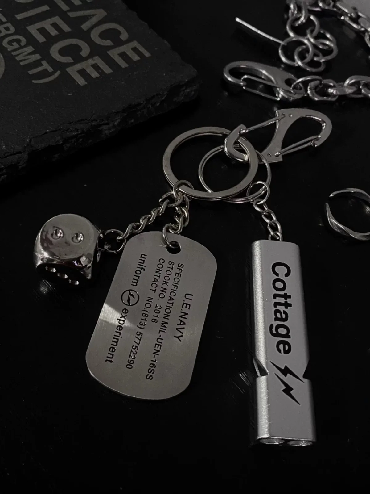 Lightning multifunctional creative metal pendant keychain ornaments accessories gift
Lightning multifunctional creative metal pendant keychain ornaments accessories gift