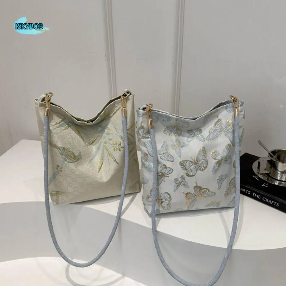 Bamboo Leaf Butterfly Shoulder Bag Lightweight Large Capacity Crossbody Bag Solid Color Tote Bag Chinese Style Handbag Girls
Bamboo Leaf Butterfly Shoulder Bag Lightweight Large Capacity Crossbody Bag Solid Color Tote Bag Chinese Style Handbag Girls