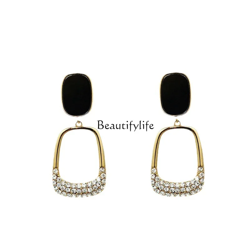 S925 Silver High-Grade Geometric Pendant Earrings for Women South Korea Elegance Retro Elegant Earrings
S925 Silver High-Grade Geometric Pendant Earrings for Women South Korea Elegance Retro Elegant Earrings