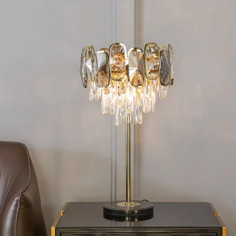 Postmodern new light luxury crystal table lamp Italian luxury bedroom bedside living room coffee table designer creative
Postmodern new light luxury crystal table lamp Italian luxury bedroom bedside living room coffee table designer creative