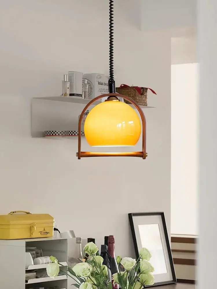French Vintage Small Chandelier Medieval Porch Creative Senior Atmosphere Decoration Fashion Bedroom Headboard Pendant Lamp
French Vintage Small Chandelier Medieval Porch Creative Senior Atmosphere Decoration Fashion Bedroom Headboard Pendant Lamp