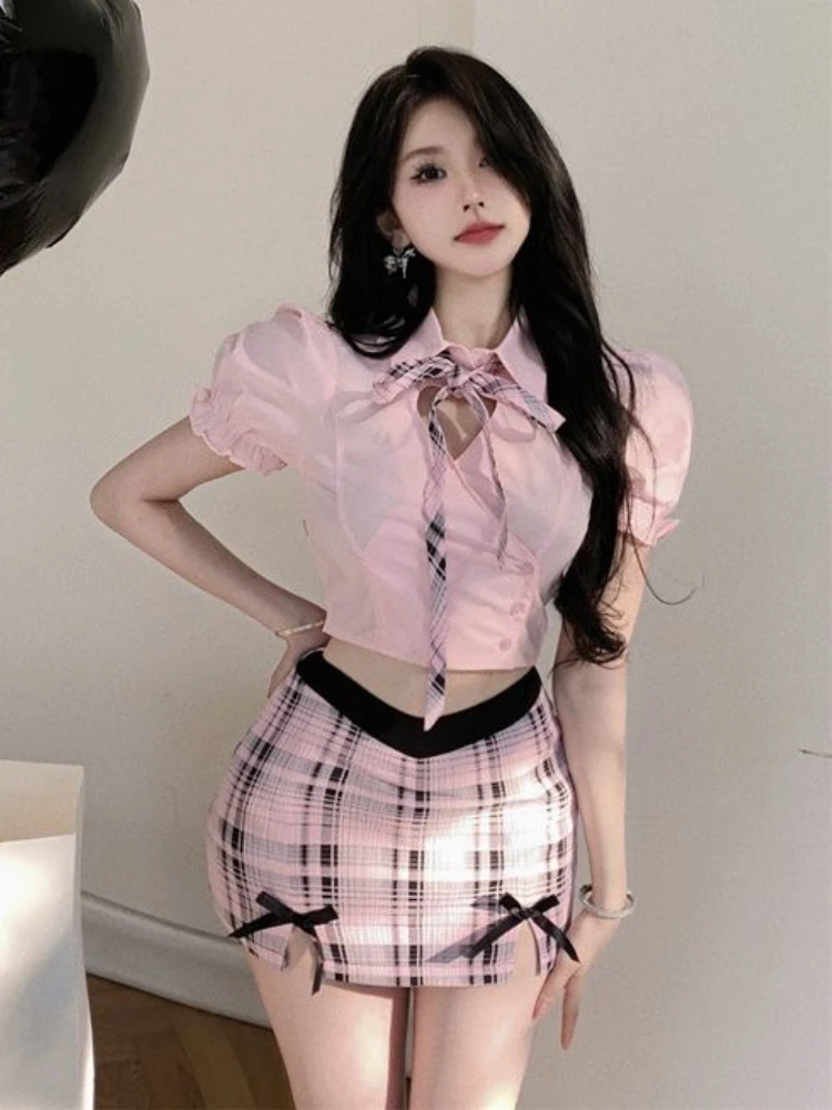 Женские сексуальные модные корейские стильные укороченные милые рубашки из двух предметов, простой клетчатый дизайн, юбки-футляры, уличная одежда для вечеринок, лето
Женские сексуальные модные корейские стильные укороченные милые рубашки из двух предметов, простой клетчатый дизайн, юбки-футляры, уличная одежда для вечеринок, лето