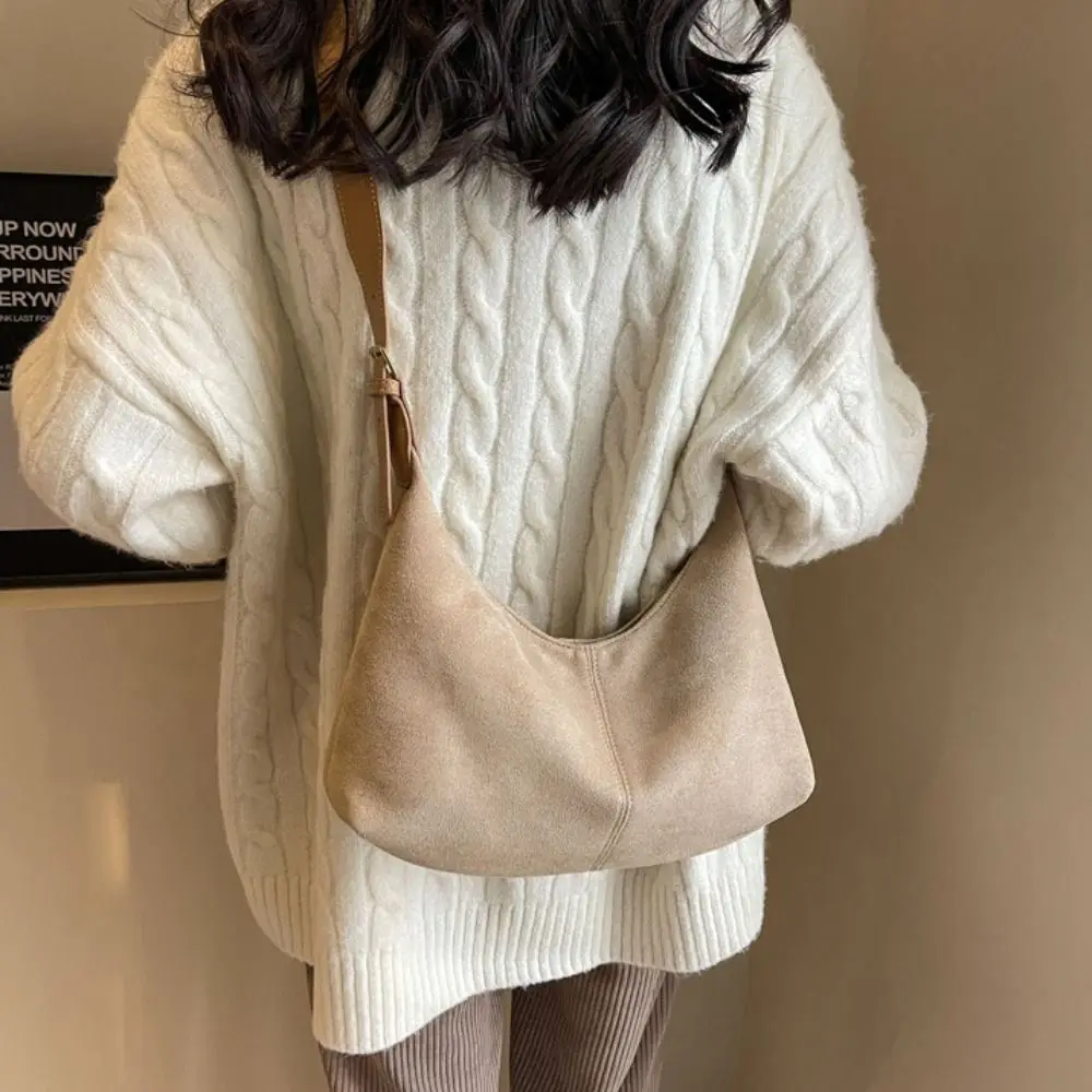 Trendy Handbag Suede Shoulder Bag Solid Color Fashion Hobo Bag Korean Style Large Capacity Ladies Crossbody Bag Travel
Trendy Handbag Suede Shoulder Bag Solid Color Fashion Hobo Bag Korean Style Large Capacity Ladies Crossbody Bag Travel