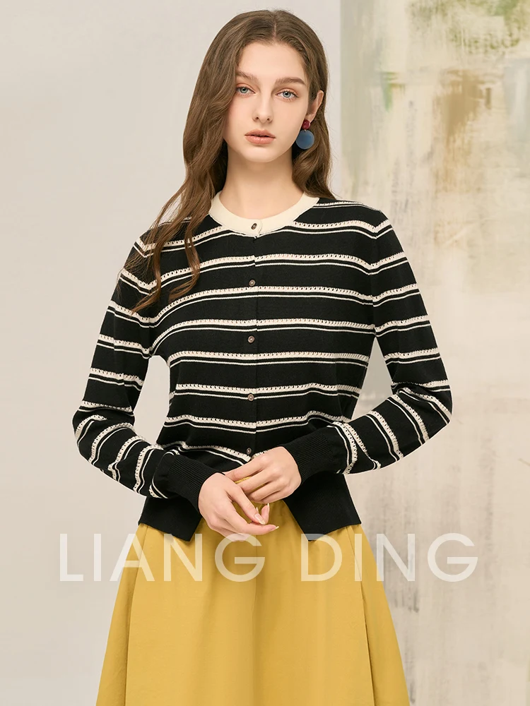 Soft Silk Woolen Knitted Cardigan Classic Horizontal Stripes Skin-friendly Casual Loose Fit Spring Women's Fashion Top
Soft Silk Woolen Knitted Cardigan Classic Horizontal Stripes Skin-friendly Casual Loose Fit Spring Women's Fashion Top
