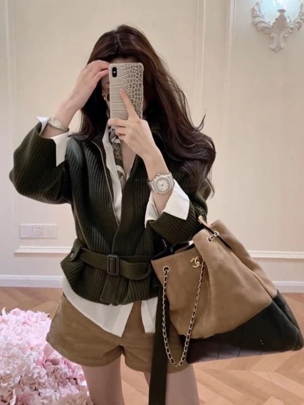 Korean Style Knitted Long Sleeve High Waist Short Pants Three Piece Set Women's Fashion Autumn Winter New Arrival Belt Design...
Korean Style Knitted Long Sleeve High Waist Short Pants Three Piece Set Women's Fashion Autumn Winter New Arrival Belt Design...