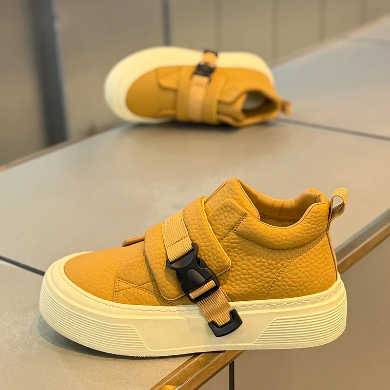 Retro European Style Men's Casual Sports Shoes Thick Bottom Anti-slip Flat Shoes Comfortable Breathable Low Top Winter Warm
Retro European Style Men's Casual Sports Shoes Thick Bottom Anti-slip Flat Shoes Comfortable Breathable Low Top Winter Warm