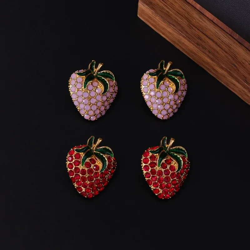 New Enamel Strawberry Earrings Inlaid with Rhinestone Temperament High-end Personalized Earrings Heavy Industry Vintage Earrings
New Enamel Strawberry Earrings Inlaid with Rhinestone Temperament High-end Personalized Earrings Heavy Industry Vintage Earrings