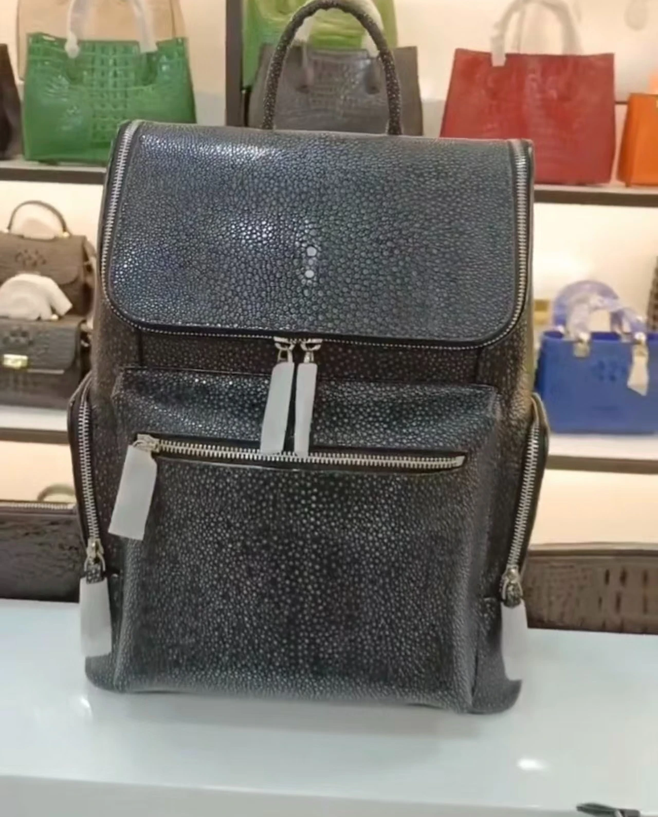 2026 New Fashion Brand Pearl Fish Pattern Men Backpacks Student Backpack Boy Luxury Silica Gel Computer Laptop Bag
2026 New Fashion Brand Pearl Fish Pattern Men Backpacks Student Backpack Boy Luxury Silica Gel Computer Laptop Bag