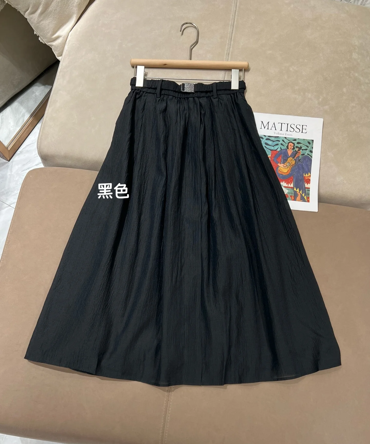 2026 Spring/Summer New Arrival: High-Quality, Stylish, and Casual Women's Drawstring Culottes (Wide-Leg Silhouette)
2026 Spring/Summer New Arrival: High-Quality, Stylish, and Casual Women's Drawstring Culottes (Wide-Leg Silhouette)