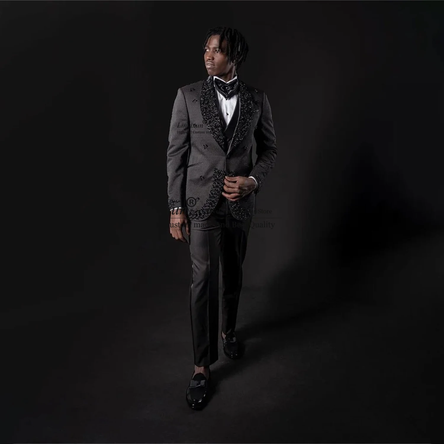 Luxury Beads Crystals Men Suits Shawl Lapel Groom Tuxedos 3 Pieces Sets Dinner Party Blazers Slim Fit Wedding Prom Costume Homme
Luxury Beads Crystals Men Suits Shawl Lapel Groom Tuxedos 3 Pieces Sets Dinner Party Blazers Slim Fit Wedding Prom Costume Homme