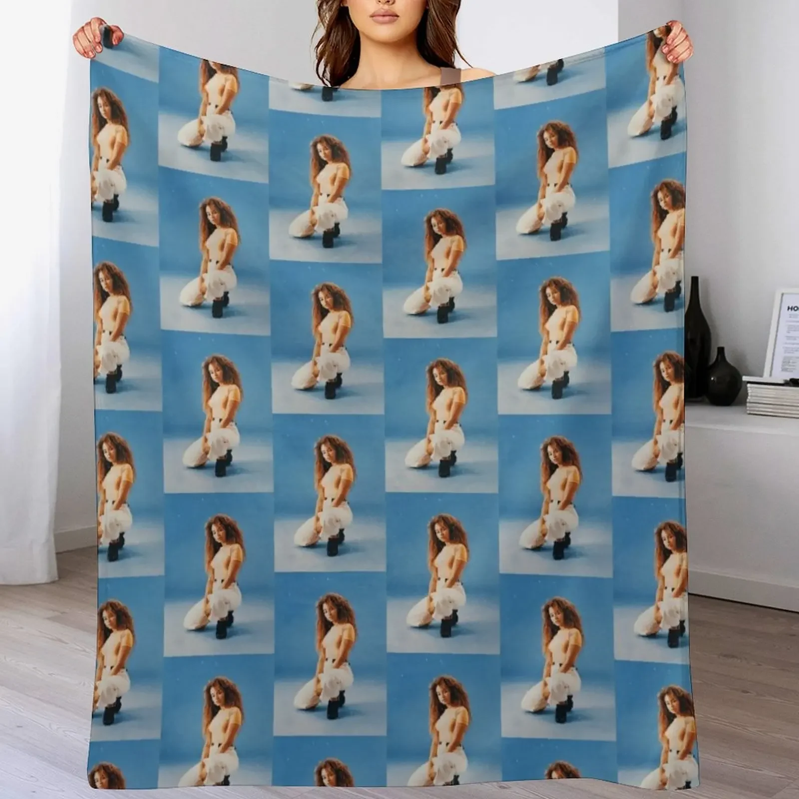 Blue Ella Eyre Throw Blanket Cozy Light Blanket for Travel Camping Picnic
Blue Ella Eyre Throw Blanket Cozy Light Blanket for Travel Camping Picnic