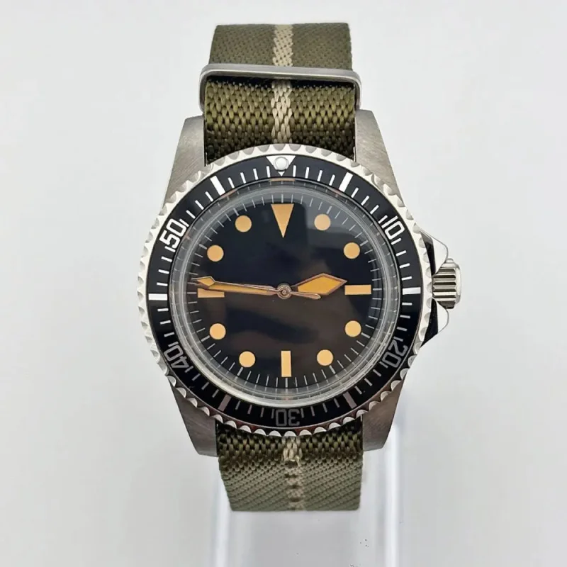 Vintage watch 40mm 316L stainless steel sapphire glass suitable for NH35 NH36 automatic mechanical movement nylon strap 5BAR
Vintage watch 40mm 316L stainless steel sapphire glass suitable for NH35 NH36 automatic mechanical movement nylon strap 5BAR