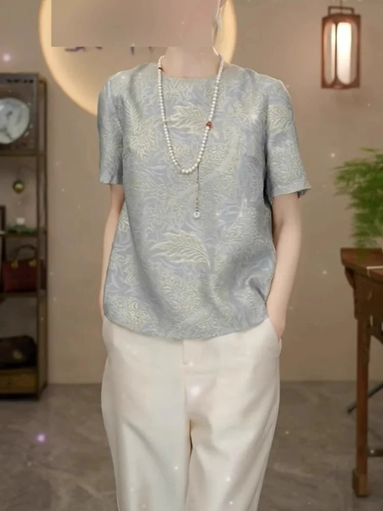 Elegant Short Sleeve Embroidered Shirt Women's Fashionable Unique New Chinese Style Premium Silk Top for Summer 2026
Elegant Short Sleeve Embroidered Shirt Women's Fashionable Unique New Chinese Style Premium Silk Top for Summer 2026