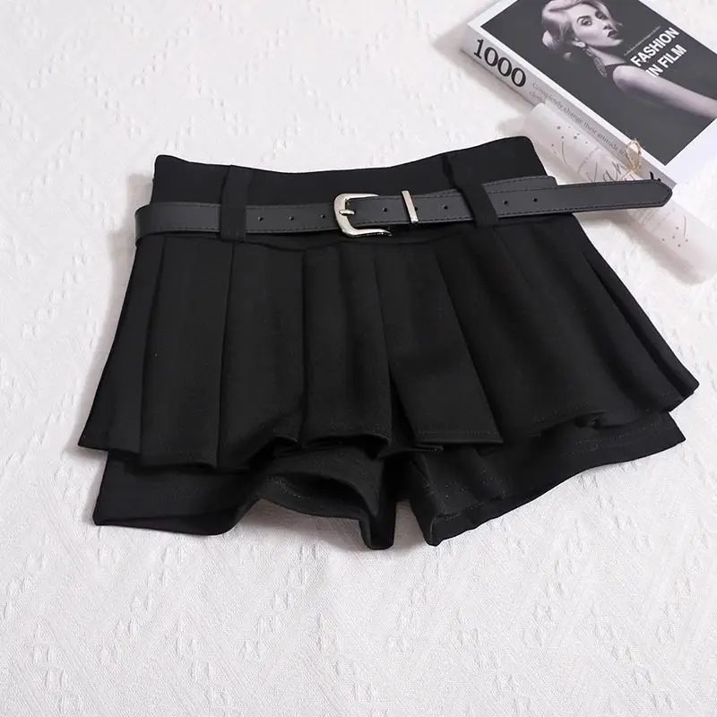 Summer Solid Color New Sexy Holiday Versatile Pleated Shorts Women Thin High Waist Simple Fashion Short Pants Popular Streets
Summer Solid Color New Sexy Holiday Versatile Pleated Shorts Women Thin High Waist Simple Fashion Short Pants Popular Streets