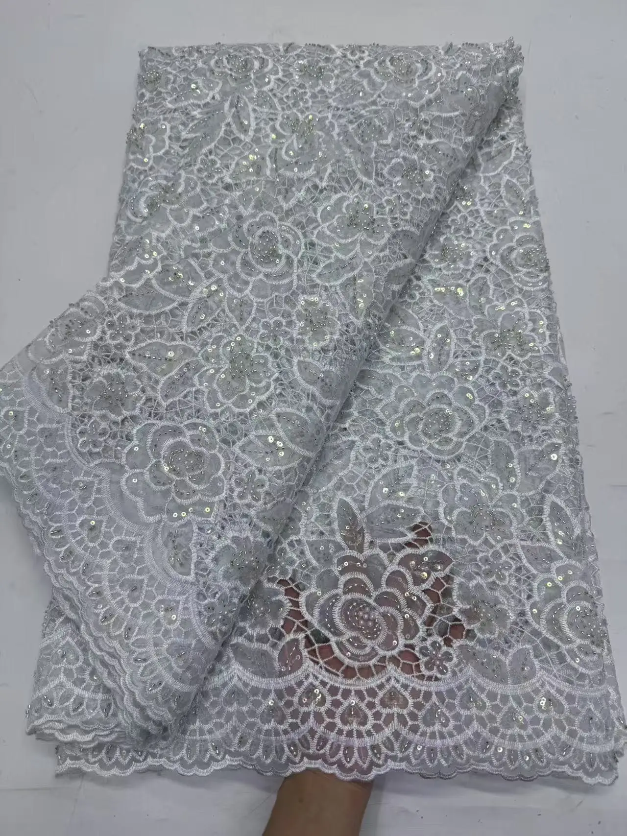 White African Guipure Cord Lace Fabrics 2025 Style Nigerian Water Soluble Beads Lace Fabrics 5 Yards for Wedding Party Dresses
White African Guipure Cord Lace Fabrics 2025 Style Nigerian Water Soluble Beads Lace Fabrics 5 Yards for Wedding Party Dresses