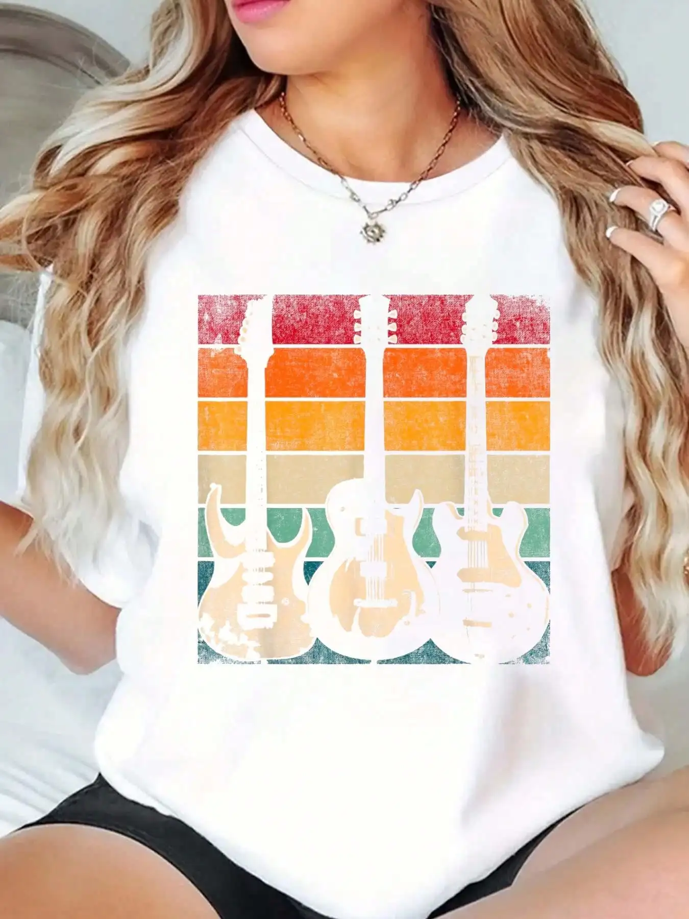 Retro Guitar Print T-Shirt, Casual Crew Neck Short Sleeve Comfort Tee Top For Spring & Summer, Women'S Clothing
Retro Guitar Print T-Shirt, Casual Crew Neck Short Sleeve Comfort Tee Top For Spring & Summer, Women'S Clothing