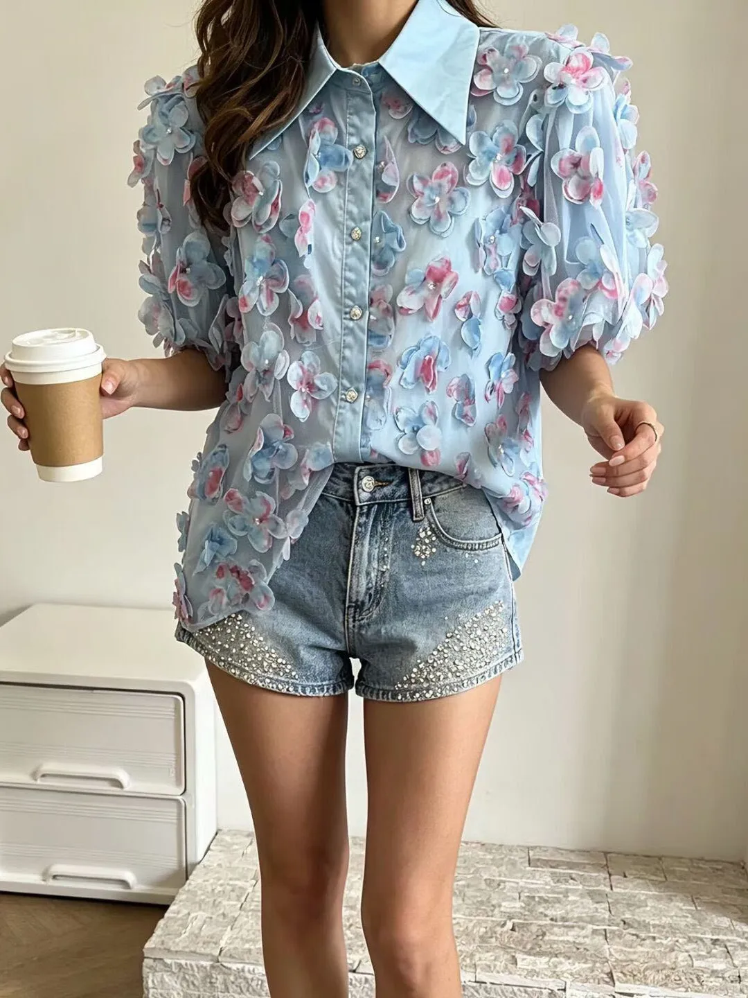 Fashionable Heavyweight Short Sleeve Chiffon Floral Shirt Korean Style Loose Fit Button Detail Embellished Diamond Daily Wear
Fashionable Heavyweight Short Sleeve Chiffon Floral Shirt Korean Style Loose Fit Button Detail Embellished Diamond Daily Wear