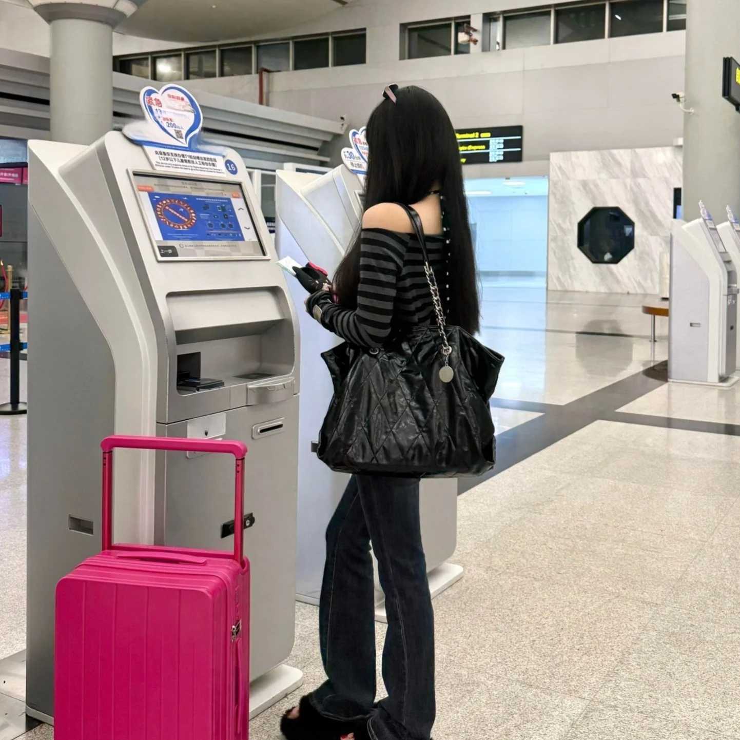 Сумка-тоут Bla Quilted Chain Link Tote Bag, практичная сумка через плечо большой вместимости, сумка для поездок на работу, квадратная сумка из искусственной кожи.
Сумка-тоут Bla Quilted Chain Link Tote Bag, практичная сумка через плечо большой вместимости, сумка для поездок на работу, квадратная сумка из искусственной кожи.