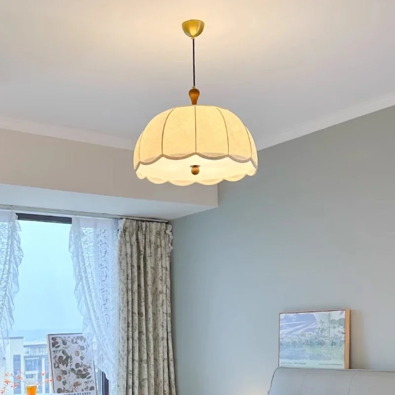 Vintage Pendant Lights Nordic All Copper Fabric Lantern for Ceiling Decor Lamp Living Room Bedroom Lighting Wood Chandeliers
Vintage Pendant Lights Nordic All Copper Fabric Lantern for Ceiling Decor Lamp Living Room Bedroom Lighting Wood Chandeliers