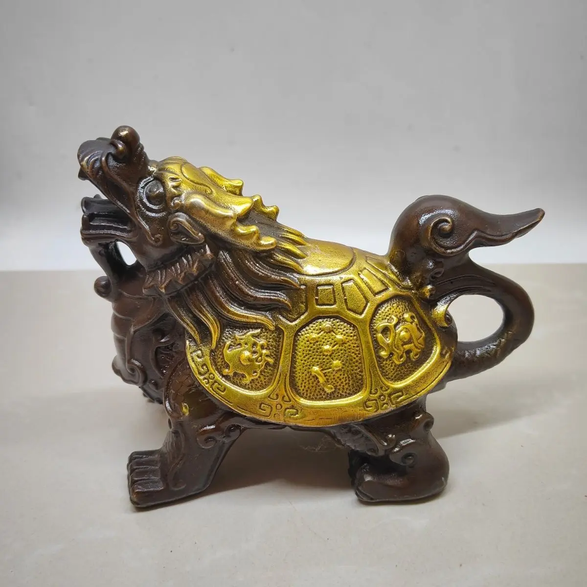 Brass gilt dragon turtle beast home decoration home decoration ornament collection
Brass gilt dragon turtle beast home decoration home decoration ornament collection